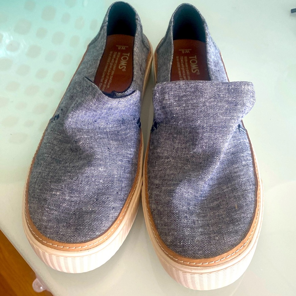 Blue Toms size 8 shoes
